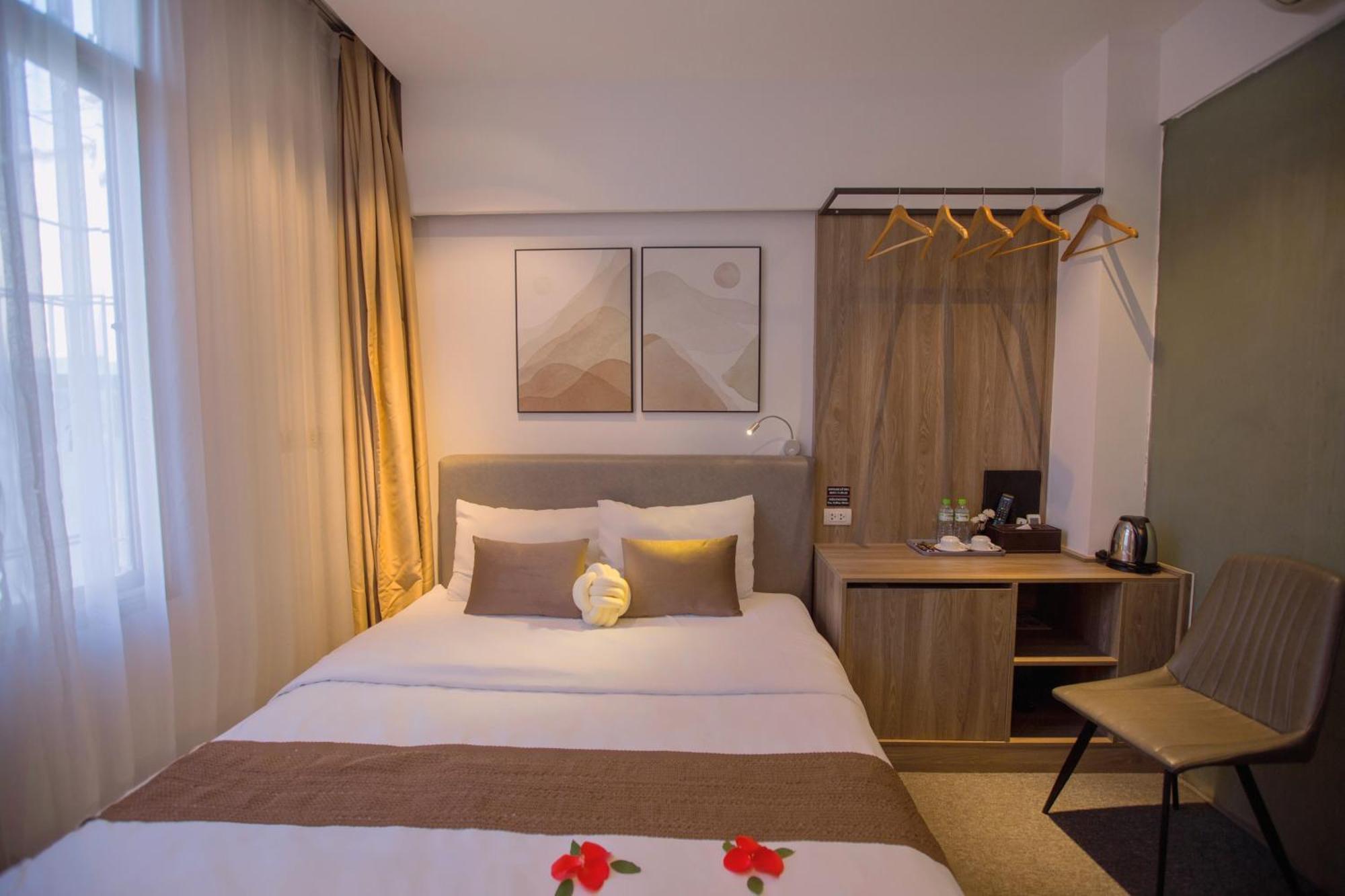Saki Hotel